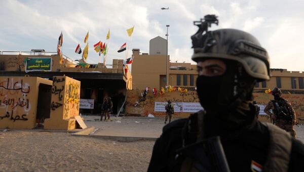  Las fuerzas de seguridad de Irak frente la embajada de Estados Unidos - Sputnik Mundo
