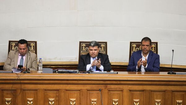 Luis Parra, Franklyn Duarte y José Noriega presiden la sesión de la Asamblea Nacional de Venezuela del 7 de enero de 2020 - Sputnik Mundo
