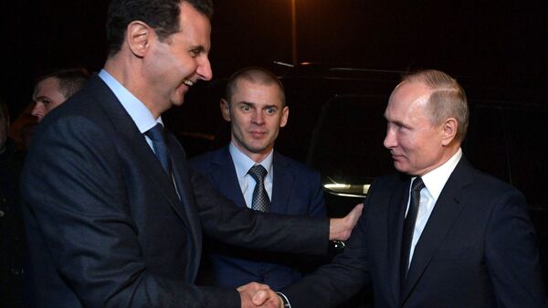 Bashar Asad, presidente sirio, recibe a su homólogo ruso, Vladímir Putin, en Damasco - Sputnik Mundo