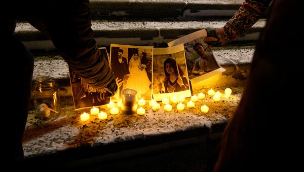 Homenaje a las víctimas del avión ucraniano siniestrado en Irán - Sputnik Mundo
