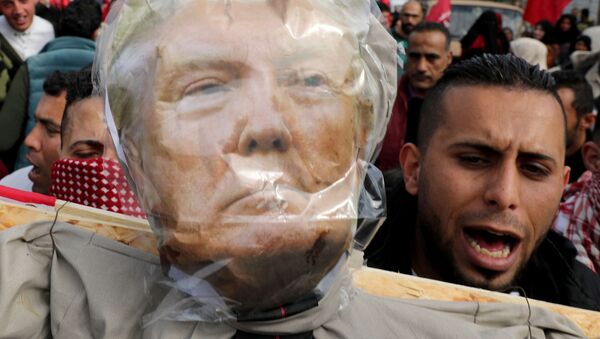 Manifestantes protestan contra el plan de paz de Trump para Oriente Medio - Sputnik Mundo