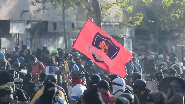 Los hinchas chilenos se enfrentan a la policía - Sputnik Mundo