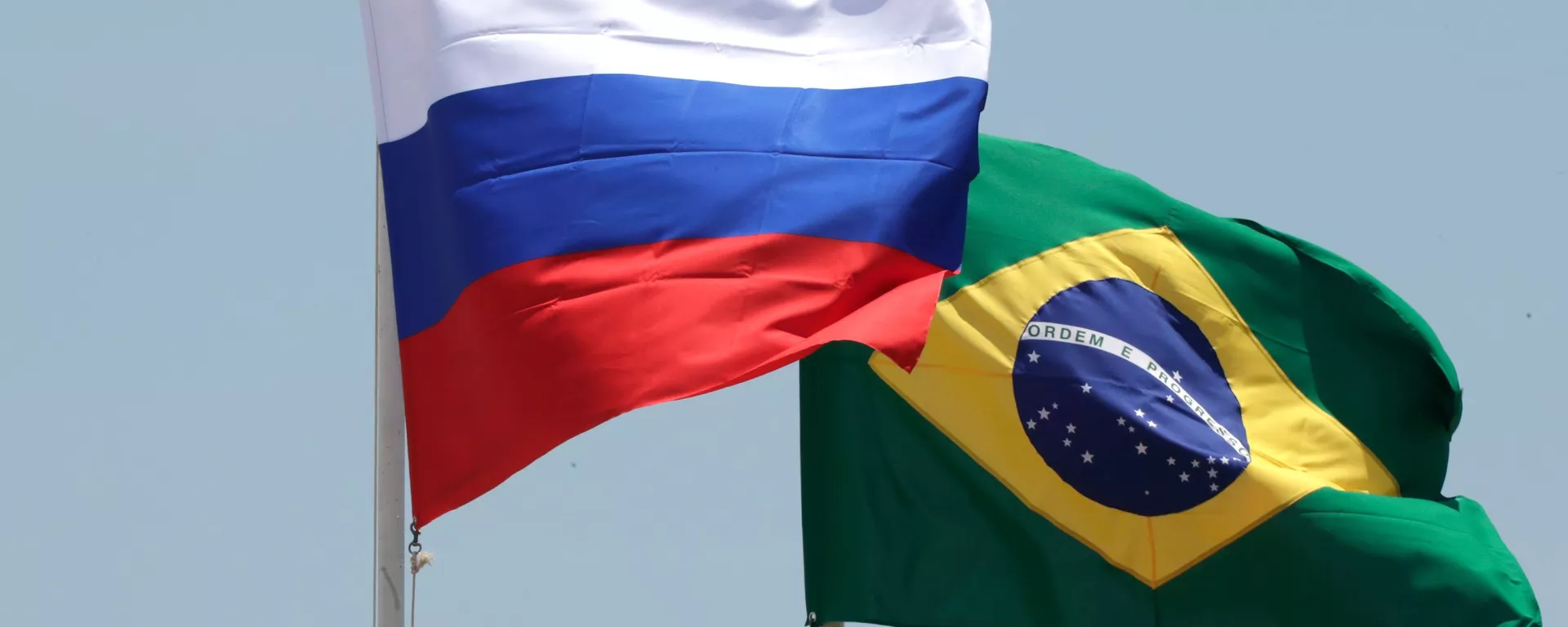Las banderas de Brasil y Rusia - Sputnik Mundo, 1920, 27.02.2024