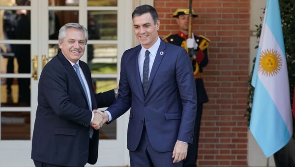 Presidente de Argentina, Alberto Fernández, y presidente del Gobierno español, Pedro Sánchez - Sputnik Mundo