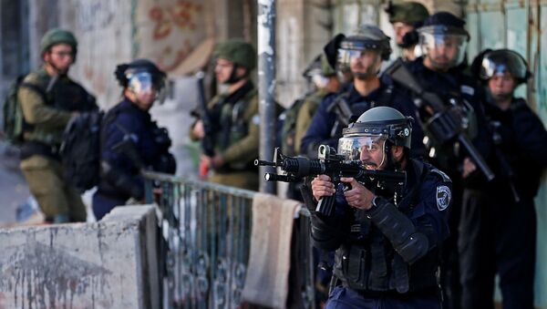 Tropas israelíes durante las proteastas palestinas - Sputnik Mundo