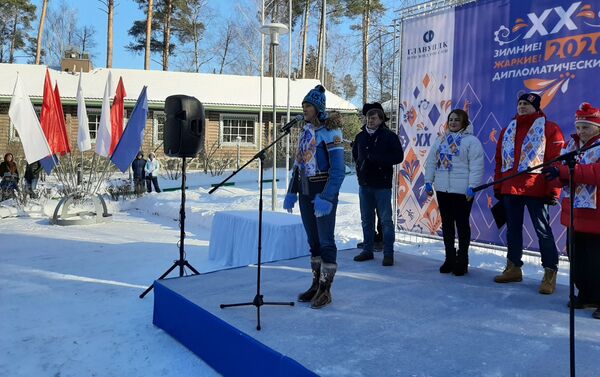 Svetlana Zhúrova en la ceremonia de inauguración de los XX Juegos Diplomáticos de Invierno - Sputnik Mundo