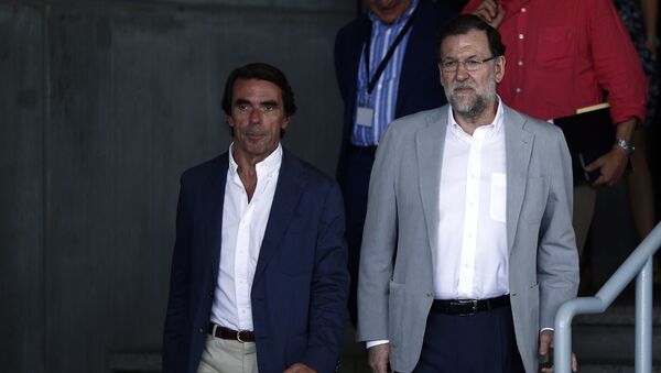 Los expresidentes del Gobierno español José María Aznar y Mariano Rajoy - Sputnik Mundo