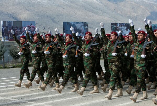 Así entrenan los peshmerga, los voluntarios kurdos que combaten al ISIS - Sputnik Mundo