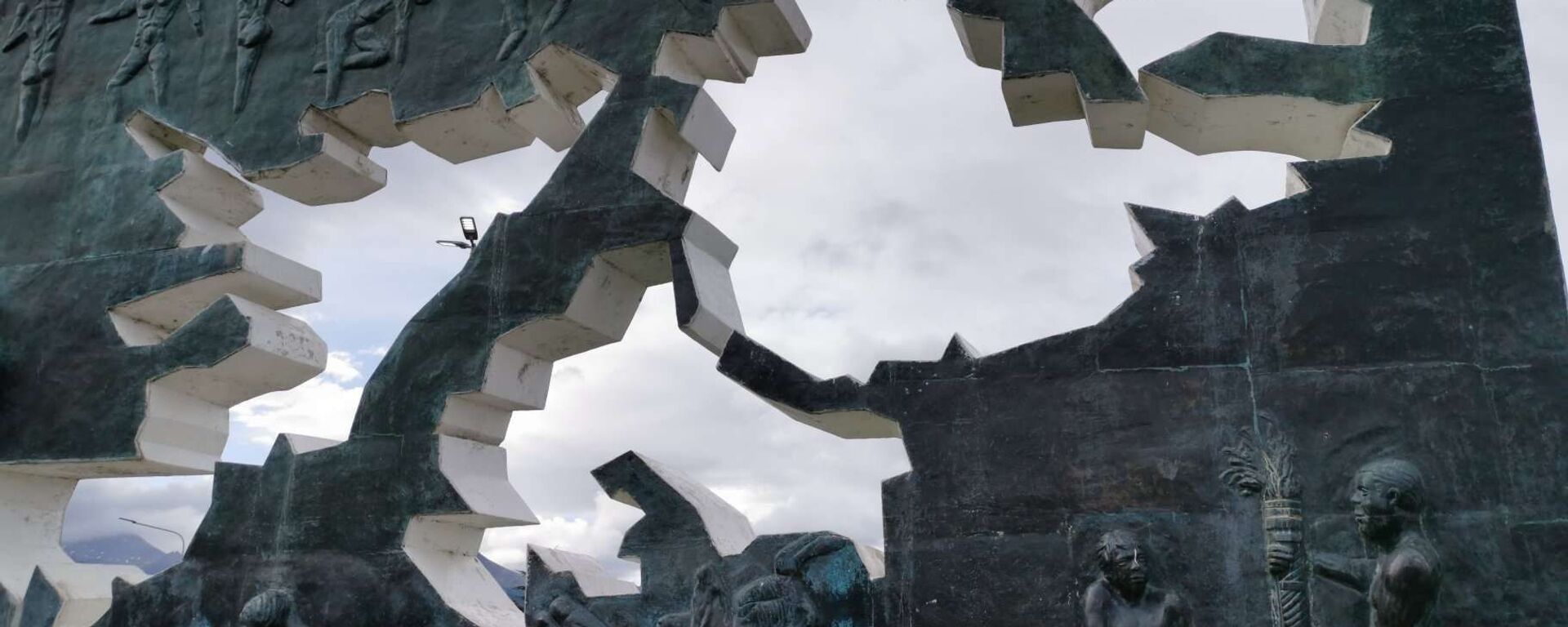 Monumento a los Caídos en Malvinas, en Ushuaia, Argentina - Sputnik Mundo, 1920, 02.04.2021