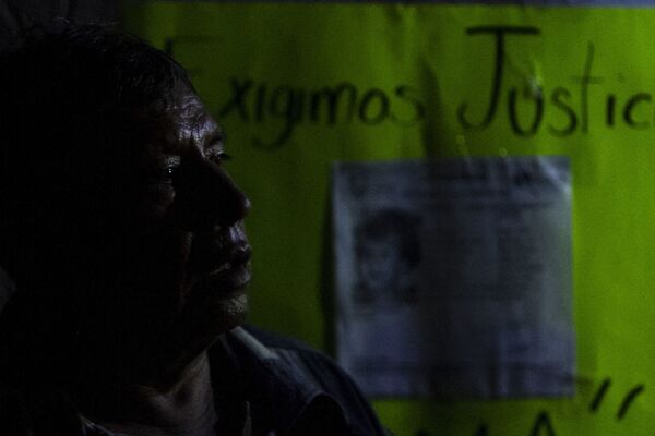 Pueblo se pone de pie para exigir justicia por el feminicidio de una niña en México - Sputnik Mundo