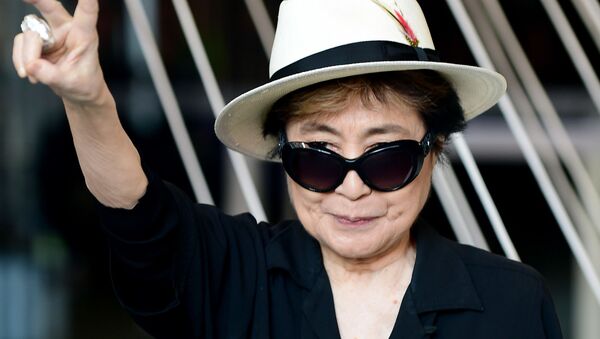 Yoko Ono, segunda esposa de John Lennon - Sputnik Mundo
