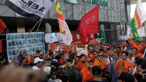 Protesta de los trabajadores de Petrobras en Río de Janeiro, Brasil - Sputnik Mundo