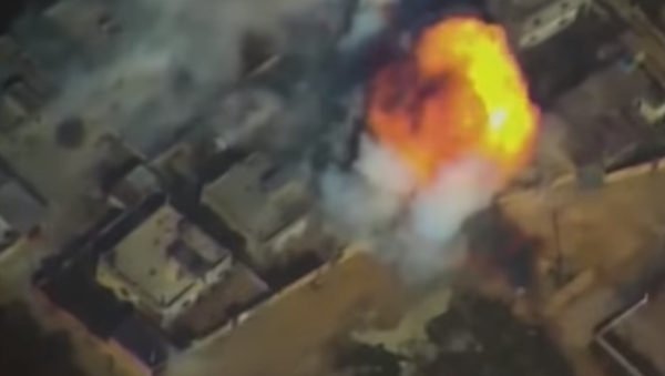Vídeo: así las fuerzas sirias vuelan por los aires los equipos militares de los terroristas - Sputnik Mundo