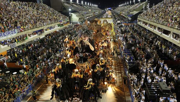 El desfile de Sao Clemente en Brasil - Sputnik Mundo