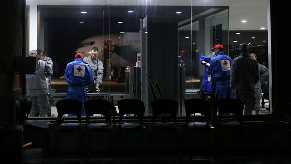 Los empleados del aeropuerto en Bogotá - Sputnik Mundo