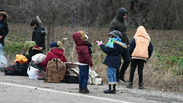 Refugiados sirios en la frontera de Turquía con Grecia - Sputnik Mundo