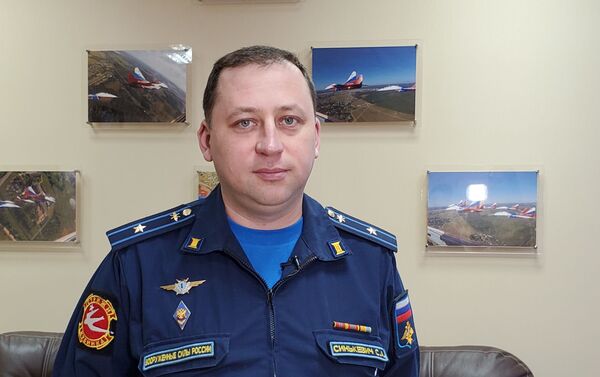 El mayor Serguéi Sinkevich, piloto navegante de Strizhí - Sputnik Mundo
