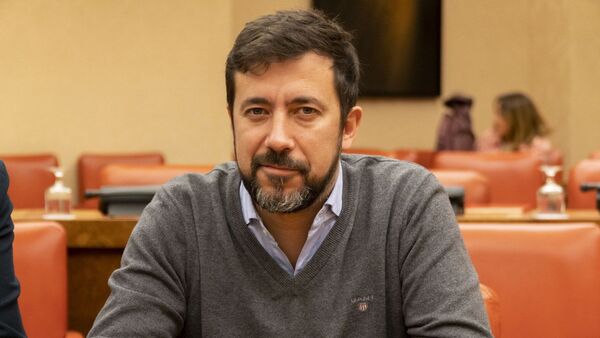 Antón Gómez-Reino, diputado de Galicia en Común y candidato Xunta de Galicia  - Sputnik Mundo