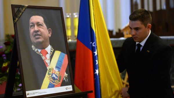 Misa conmemorativa en el aniversario de la muerte de Hugo Chávez en Moscú - Sputnik Mundo