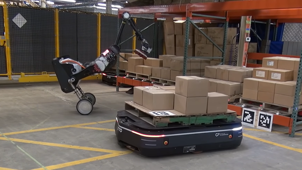 Los robots de Boston Dynamics y OTTO Motors trabajan en un almacén - Sputnik Mundo