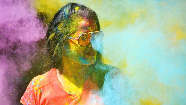 Los espectaculares colores de Holi, el festival hindú de primavera  - Sputnik Mundo