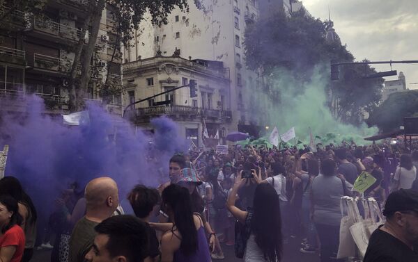 Movilización de Mujeres hacia el Congreso de la Nación el 9 de marzo en Buenos Aires, Argentina - Sputnik Mundo