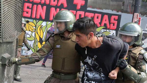 Protestas contra el Gobierno de Sebastián Piñera en Chile - Sputnik Mundo