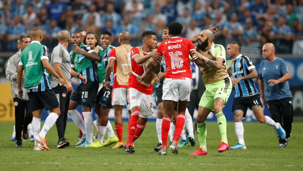 El partido entre Gremio e Internacional en la Copa Libertadores - Sputnik Mundo