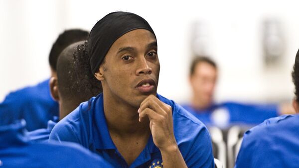 El exfutbolista brasileño Ronaldinho (archivo) - Sputnik Mundo