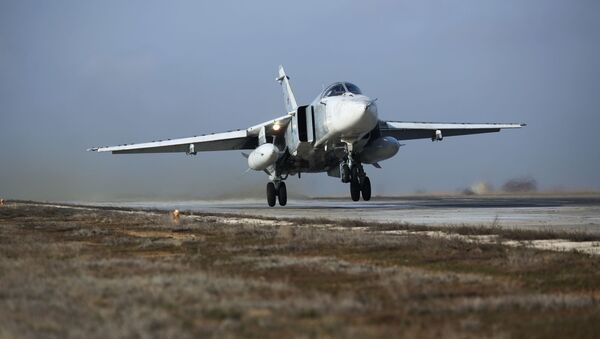 Un avión Su-24M (archivo) - Sputnik Mundo