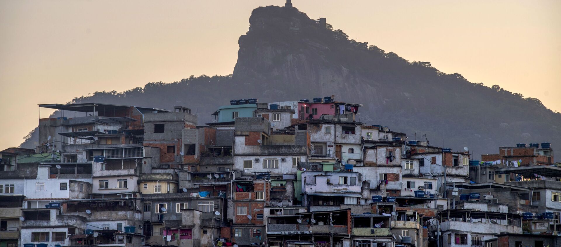 Una favela en Río de Janeiro, Brasil - Sputnik Mundo, 1920, 23.03.2020