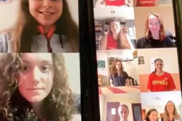 Equipo de sincro España entrenando via Skype durante la cuarentena - Sputnik Mundo