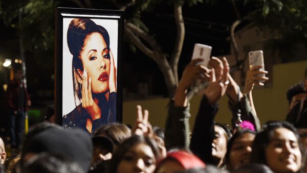 Selena Quintanilla en un homenaje - Sputnik Mundo