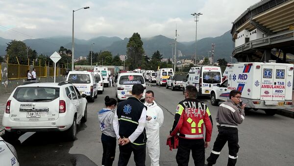 Las ambulancias invaden las carreteras de Bogotá para protestar - Sputnik Mundo