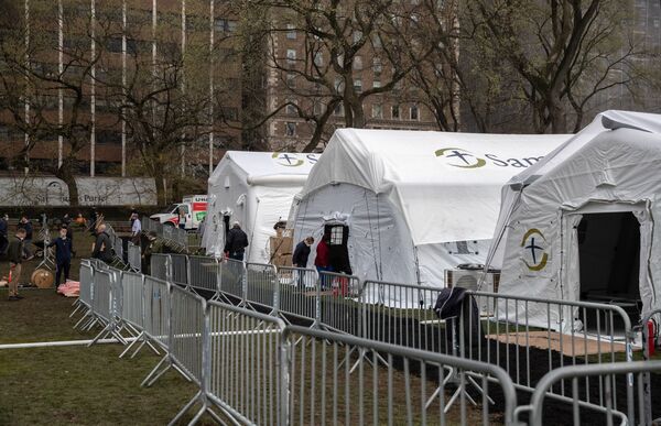El hospital de campaña del Central Park de Nueva York, en imágenes - Sputnik Mundo