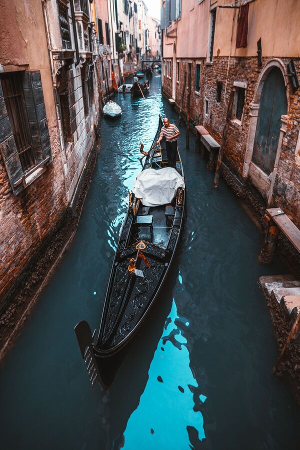 La foto 'Ciudad en el agua', de un fotógrafo ruso, presentado en el concurso The World's Best Photos of #Water2020. Tomada en Venecia, Italia.  - Sputnik Mundo