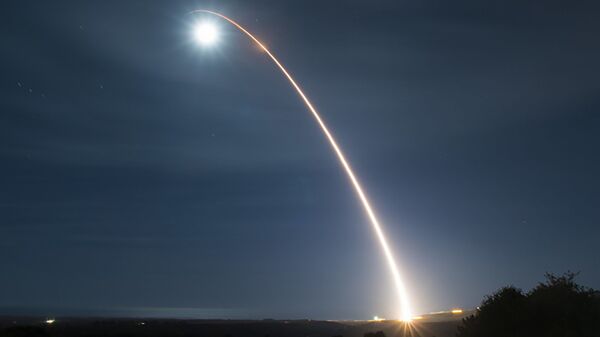 El lanzamiento de un misil balístico - Sputnik Mundo