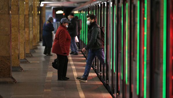 El metro de Moscú durante el tiempo de autoaislamiento  - Sputnik Mundo