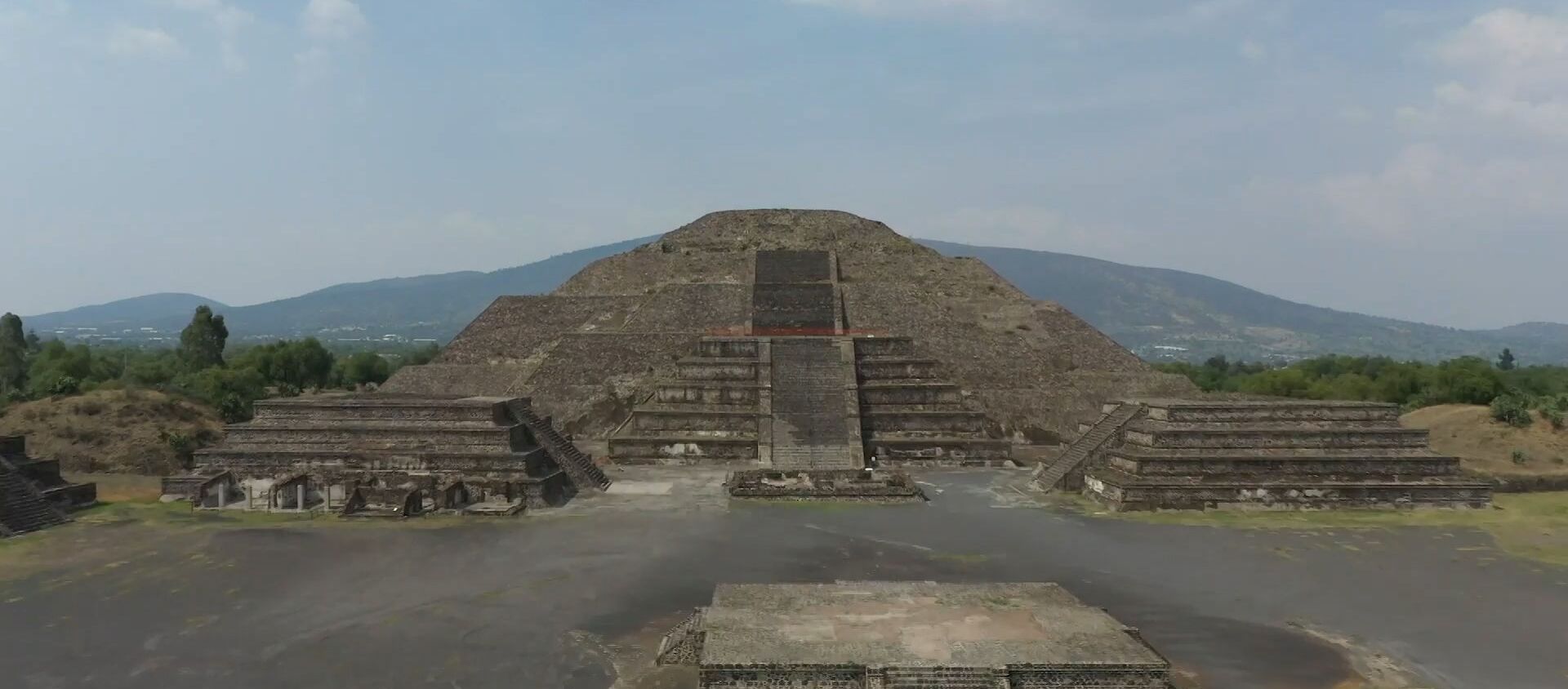 La grandeza de las pirámides de Teotihuacán completamente desiertas sin turistas - Sputnik Mundo, 1920, 20.04.2020