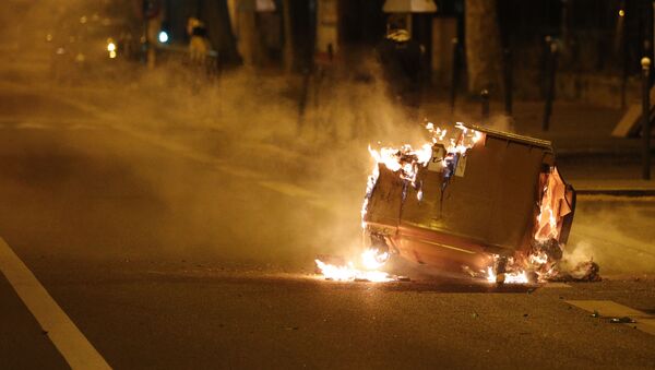 Disturbios en Villeneuve-la-Garenne, suburbios de Paris, Francia - Sputnik Mundo