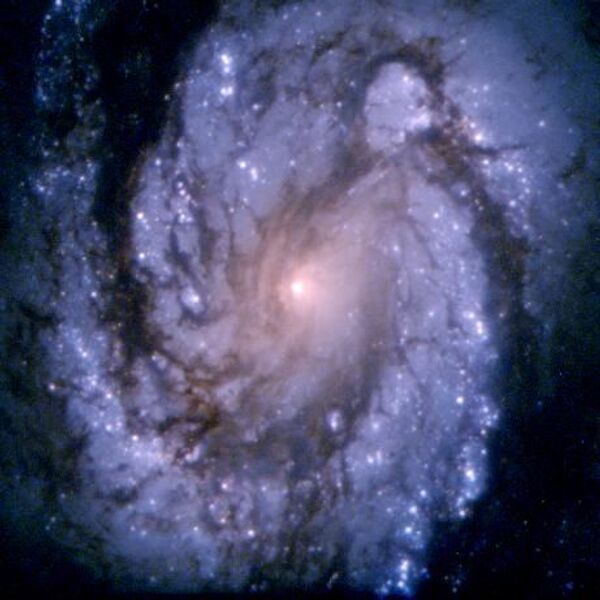 Núcleo de la Galaxia M100 (1994) - Sputnik Mundo