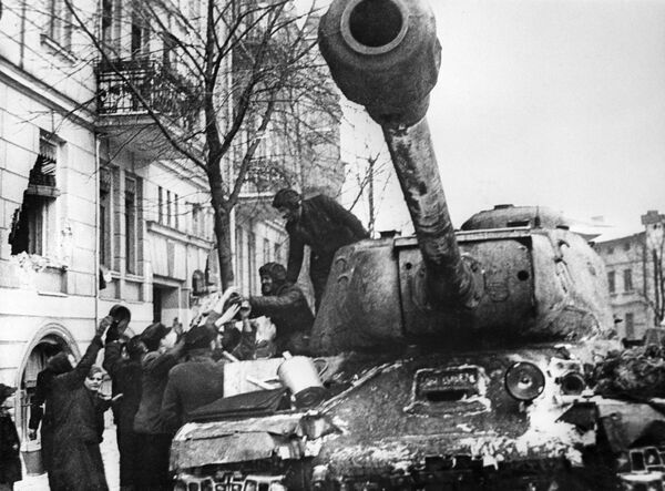 Los legendarios tanques soviéticos con los que vencieron en la Gran Guerra Patria - Sputnik Mundo
