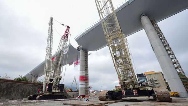 La construcción del nuevo puente en Génova  - Sputnik Mundo