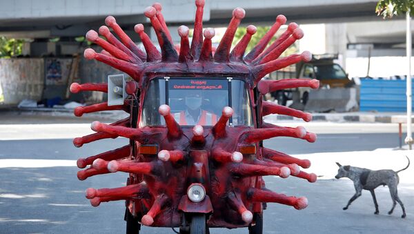 Un rickshaw en forma de coronavirus - Sputnik Mundo