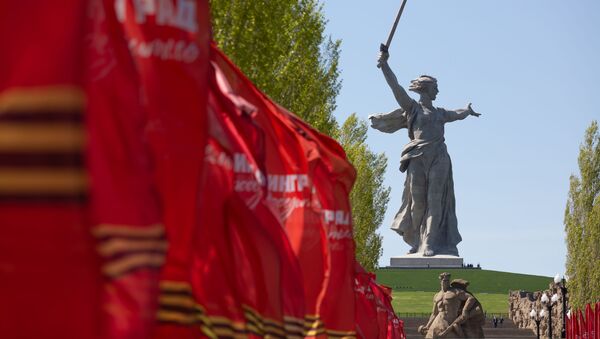 Monumento a la Madre Patria en Volgogrado (Rusia) - Sputnik Mundo