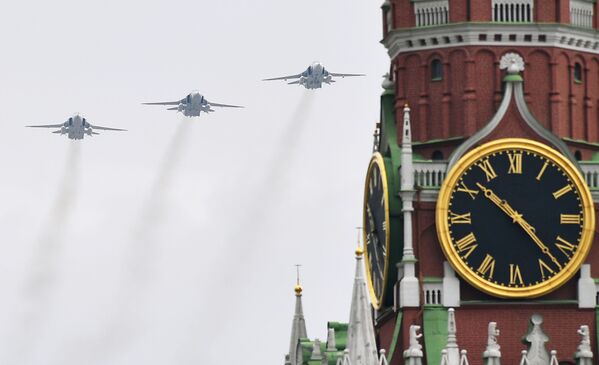 Bailarinas, jirafas y bombarderos rusos: las fotos más curiosas de la semana - Sputnik Mundo