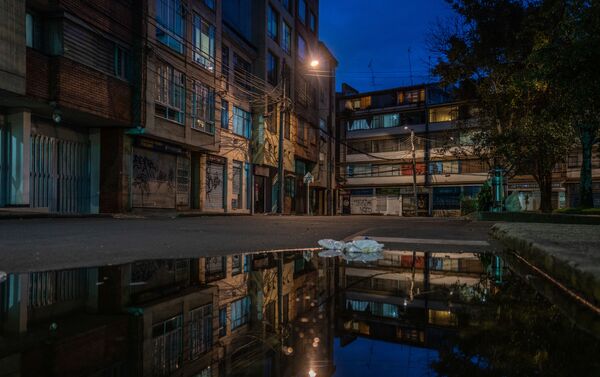 Vacío, soledad y silencio en las calles de Bogotá, Colombia.  - Sputnik Mundo