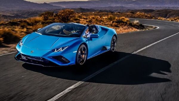 El automóvil deportivo Huracán Evo RWD Spyder de Lamborghini - Sputnik Mundo
