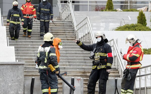 Bomberos en el lugar del incendio en el Hospital de San Jorge - Sputnik Mundo