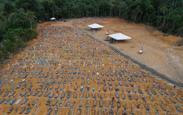 Vista del cementerio Parque Taruma durante el brote del coronavirus en Manaos, Brasil, 26 de mayo de 2020. - Sputnik Mundo
